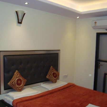 Hotel S P New Delhi Exterior photo