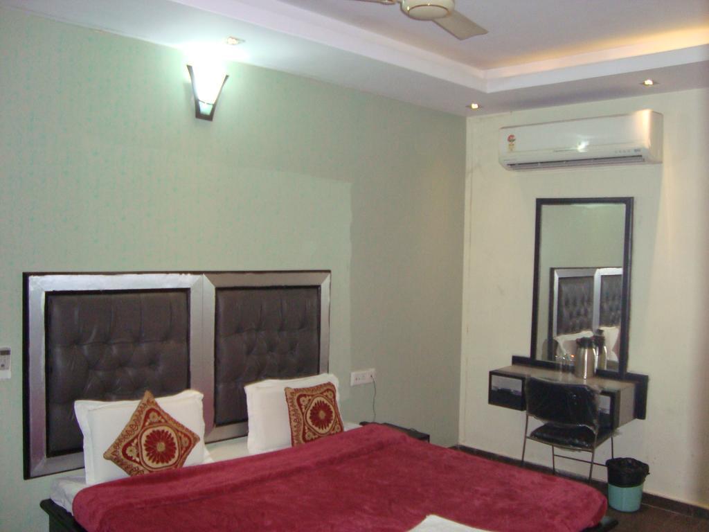 Hotel S P New Delhi Exterior photo